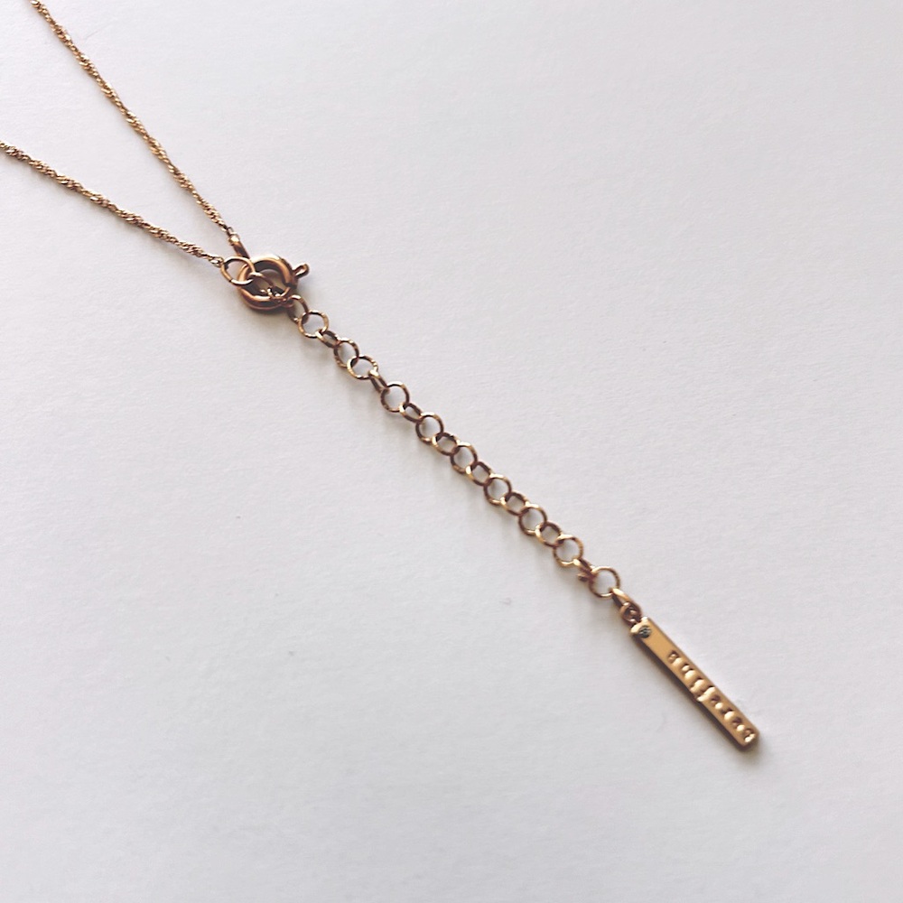 New Club Monaco Serefina Short Twist Necklace Gold - Picture 2 of 6